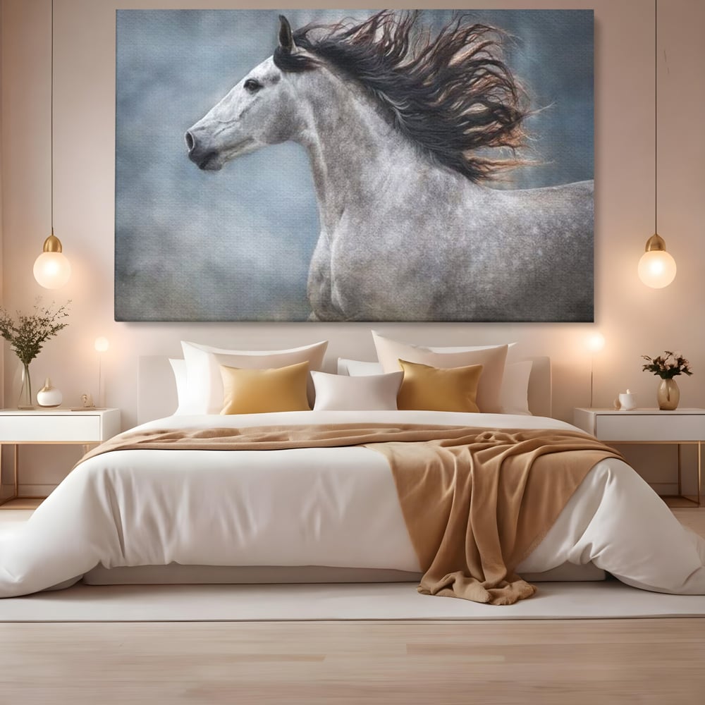 Tablou canvas cu tablou canvas cu armasar in miscare, fara rama, pe sasiu de lemn, pe perete intr-un dormitor